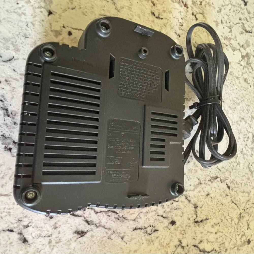 Fire storm by Black & Decker one hour rapid charger, without the battery. - Picture 2 of 3